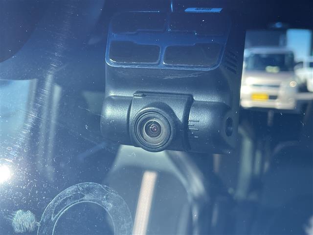 Ｎ－ＢＯＸカスタム Ｇ・ＥＸターボホンダセンシング　禁煙車／純正８型ナビ／前後ドライブレコーダー／ＣＯＭＴＥＣレーダー／両側電動スライドドア／バックカメラ／ＥＴＣ／純正アルミホイール／衝突被害軽減システム／フォグランプ／純正フロアマット／クルコン（5枚目）