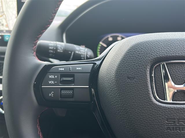 シビック e:HEV 禁煙車/BOSEプレミアムサウンド/純正9インチディスプレイオーディオ(ナビ機能付/フルセグTV/Bluetooth)/バックカメラ/ビルトインETC2.0/シートヒーター/パワーシート/置くだけ充電(8枚目)