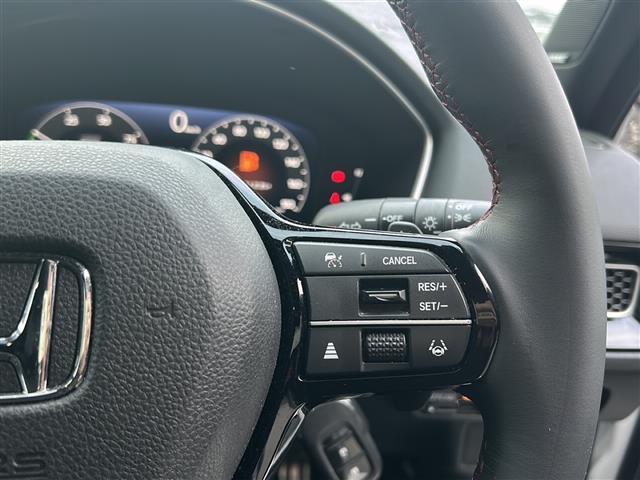 シビック e:HEV 禁煙車/BOSEプレミアムサウンド/純正9インチディスプレイオーディオ(ナビ機能付/フルセグTV/Bluetooth)/バックカメラ/ビルトインETC2.0/シートヒーター/パワーシート/置くだけ充電(9枚目)