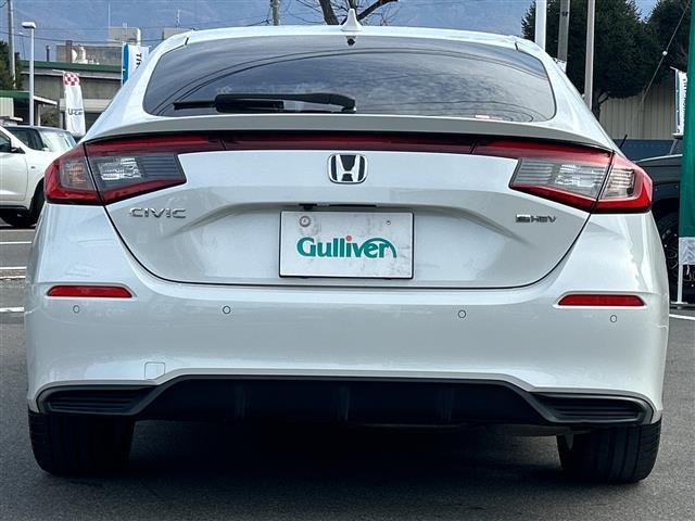 シビック e:HEV 禁煙車/BOSEプレミアムサウンド/純正9インチディスプレイオーディオ(ナビ機能付/フルセグTV/Bluetooth)/バックカメラ/ビルトインETC2.0/シートヒーター/パワーシート/置くだけ充電(22枚目)