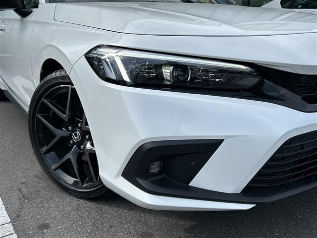 シビック e:HEV 禁煙車/BOSEプレミアムサウンド/純正9インチディスプレイオーディオ(ナビ機能付/フルセグTV/Bluetooth)/バックカメラ/ビルトインETC2.0/シートヒーター/パワーシート/置くだけ充電(25枚目)