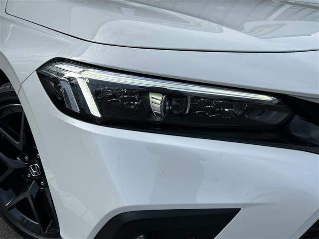 シビック e:HEV 禁煙車/BOSEプレミアムサウンド/純正9インチディスプレイオーディオ(ナビ機能付/フルセグTV/Bluetooth)/バックカメラ/ビルトインETC2.0/シートヒーター/パワーシート/置くだけ充電(27枚目)