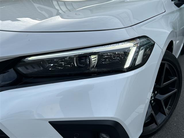 シビック e:HEV 禁煙車/BOSEプレミアムサウンド/純正9インチディスプレイオーディオ(ナビ機能付/フルセグTV/Bluetooth)/バックカメラ/ビルトインETC2.0/シートヒーター/パワーシート/置くだけ充電(28枚目)