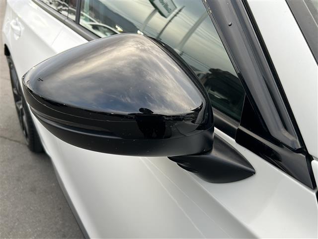 シビック e:HEV 禁煙車/BOSEプレミアムサウンド/純正9インチディスプレイオーディオ(ナビ機能付/フルセグTV/Bluetooth)/バックカメラ/ビルトインETC2.0/シートヒーター/パワーシート/置くだけ充電(29枚目)