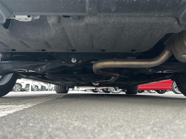 シビック e:HEV 禁煙車/BOSEプレミアムサウンド/純正9インチディスプレイオーディオ(ナビ機能付/フルセグTV/Bluetooth)/バックカメラ/ビルトインETC2.0/シートヒーター/パワーシート/置くだけ充電(40枚目)