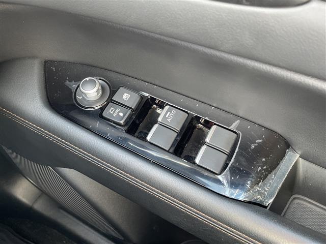 ＣＸ－５ ２５Ｓ　Ｌパッケージ　禁煙車／４ＷＤ／純正ナビ（ＡＭ／ＦＭ／ＣＤ／ＤＶＤ／Ｂｌｕｅｔｏｏｔｈ）／フルセグＴＶ／バックカメラ／サイドカメラ／黒レザーシート／パワーシート／パワーバックドア☆ヘッドアップディスプレイ／フォグ（22枚目）