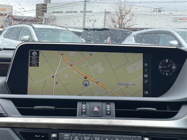 ＥＳ ＥＳ３００ｈ　禁煙車／純正ナビ（ＣＤ／フルセグＴＶ／Ｂｌｕｅｔｏｏｔｈ）／バックカメラ／サンルーフ／ビルトインＥＴＣ２．０／前席シートヒーター／前席ベンチレーション／前席パワーシート（運転席メモリー機能付）（4枚目）