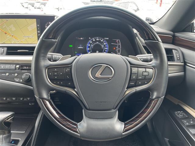 ＥＳ ＥＳ３００ｈ　禁煙車／純正ナビ（ＣＤ／フルセグＴＶ／Ｂｌｕｅｔｏｏｔｈ）／バックカメラ／サンルーフ／ビルトインＥＴＣ２．０／前席シートヒーター／前席ベンチレーション／前席パワーシート（運転席メモリー機能付）（7枚目）
