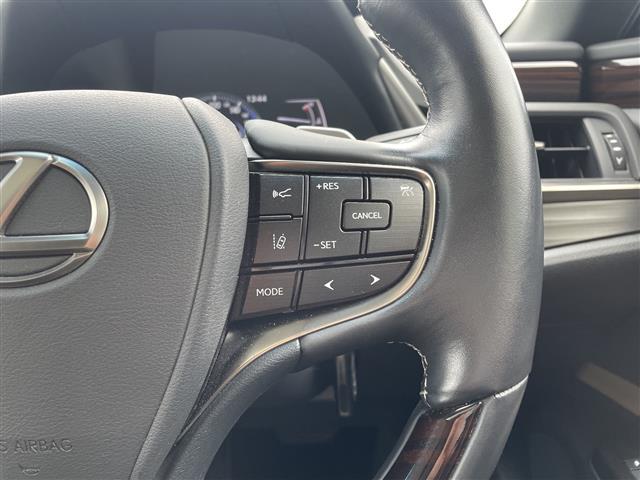 ＥＳ ＥＳ３００ｈ　禁煙車／純正ナビ（ＣＤ／フルセグＴＶ／Ｂｌｕｅｔｏｏｔｈ）／バックカメラ／サンルーフ／ビルトインＥＴＣ２．０／前席シートヒーター／前席ベンチレーション／前席パワーシート（運転席メモリー機能付）（9枚目）