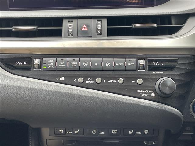 ＥＳ ＥＳ３００ｈ　禁煙車／純正ナビ（ＣＤ／フルセグＴＶ／Ｂｌｕｅｔｏｏｔｈ）／バックカメラ／サンルーフ／ビルトインＥＴＣ２．０／前席シートヒーター／前席ベンチレーション／前席パワーシート（運転席メモリー機能付）（12枚目）