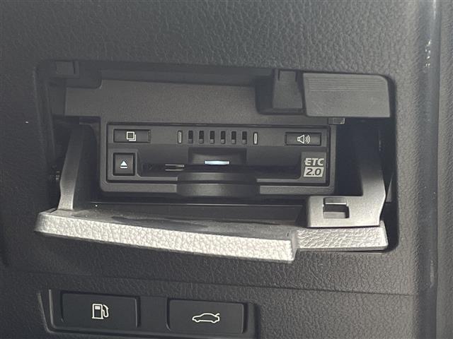 ＥＳ ＥＳ３００ｈ　禁煙車／純正ナビ（ＣＤ／フルセグＴＶ／Ｂｌｕｅｔｏｏｔｈ）／バックカメラ／サンルーフ／ビルトインＥＴＣ２．０／前席シートヒーター／前席ベンチレーション／前席パワーシート（運転席メモリー機能付）（18枚目）