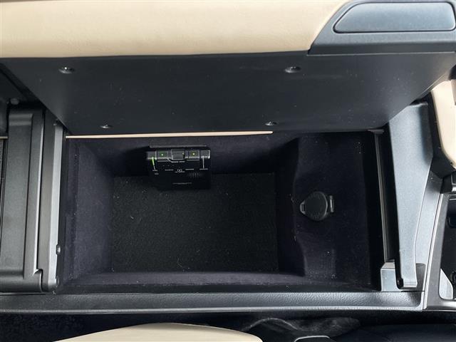 ＥＳ ＥＳ３００ｈ　禁煙車／純正ナビ（ＣＤ／フルセグＴＶ／Ｂｌｕｅｔｏｏｔｈ）／バックカメラ／サンルーフ／ビルトインＥＴＣ２．０／前席シートヒーター／前席ベンチレーション／前席パワーシート（運転席メモリー機能付）（24枚目）