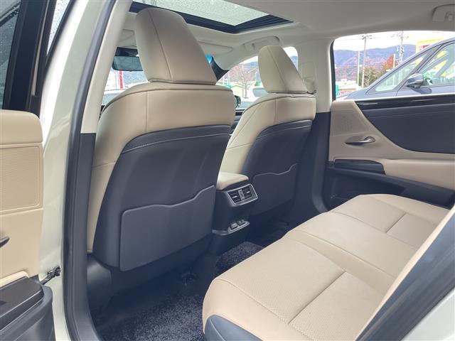 ＥＳ ＥＳ３００ｈ　禁煙車／純正ナビ（ＣＤ／フルセグＴＶ／Ｂｌｕｅｔｏｏｔｈ）／バックカメラ／サンルーフ／ビルトインＥＴＣ２．０／前席シートヒーター／前席ベンチレーション／前席パワーシート（運転席メモリー機能付）（27枚目）