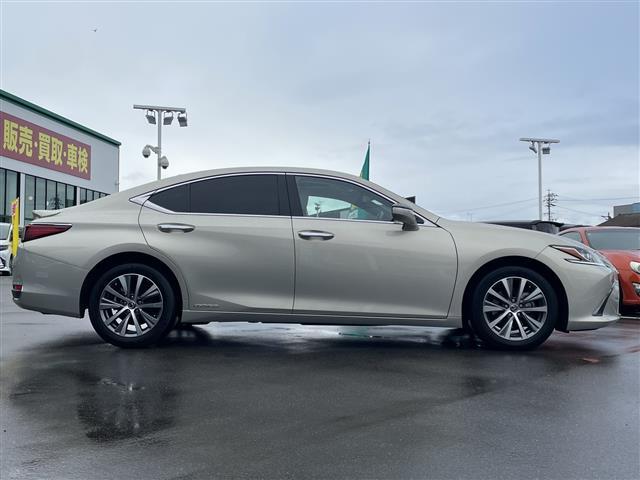 ＥＳ ＥＳ３００ｈ　禁煙車／純正ナビ（ＣＤ／フルセグＴＶ／Ｂｌｕｅｔｏｏｔｈ）／バックカメラ／サンルーフ／ビルトインＥＴＣ２．０／前席シートヒーター／前席ベンチレーション／前席パワーシート（運転席メモリー機能付）（32枚目）