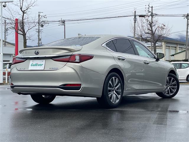 ＥＳ ＥＳ３００ｈ　禁煙車／純正ナビ（ＣＤ／フルセグＴＶ／Ｂｌｕｅｔｏｏｔｈ）／バックカメラ／サンルーフ／ビルトインＥＴＣ２．０／前席シートヒーター／前席ベンチレーション／前席パワーシート（運転席メモリー機能付）（33枚目）