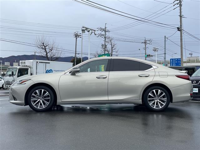 ＥＳ ＥＳ３００ｈ　禁煙車／純正ナビ（ＣＤ／フルセグＴＶ／Ｂｌｕｅｔｏｏｔｈ）／バックカメラ／サンルーフ／ビルトインＥＴＣ２．０／前席シートヒーター／前席ベンチレーション／前席パワーシート（運転席メモリー機能付）（34枚目）