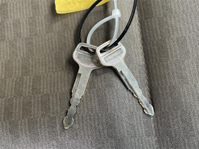 エブリイ ＰＡリミテッド　禁煙車／社外ナビ（ＣＤ／ＤＶＤ／ワンセグＴＶ／Ｂｌｕｅｔｏｏｔｈ）／ＥＴＣ／ルーフラック／衝突軽減ブレーキ／純正ラバーマット／社外ＡＷスタッドレス積み込み（38枚目）