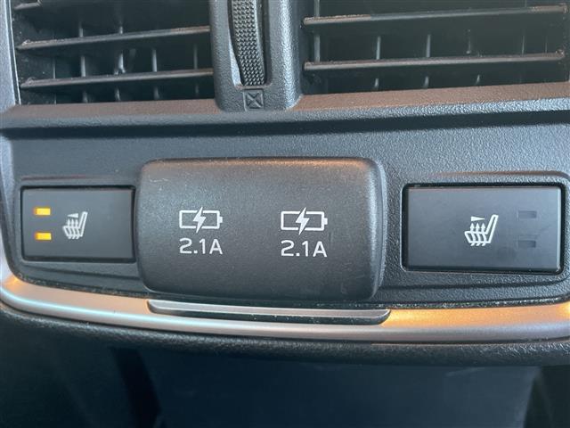 フォレスター アドバンス　禁煙車／純正ナビ／バックカメラ／レザーシート／前席パワーシート／全席シートヒーター／ステアリングヒーター／電動リアゲート／アイサイト／純正１８インチＡＷ／デジタルインナーミラー／ルーフレール／ＢＴ（5枚目）