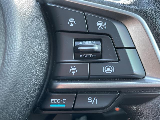 フォレスター アドバンス　禁煙車／純正ナビ／バックカメラ／レザーシート／前席パワーシート／全席シートヒーター／ステアリングヒーター／電動リアゲート／アイサイト／純正１８インチＡＷ／デジタルインナーミラー／ルーフレール／ＢＴ（8枚目）