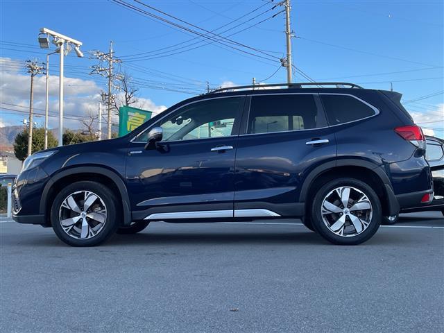 フォレスター アドバンス　禁煙車／純正ナビ／バックカメラ／レザーシート／前席パワーシート／全席シートヒーター／ステアリングヒーター／電動リアゲート／アイサイト／純正１８インチＡＷ／デジタルインナーミラー／ルーフレール／ＢＴ（24枚目）