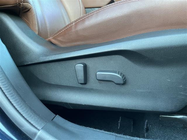 フォレスター アドバンス　禁煙車／純正ナビ／バックカメラ／レザーシート／前席パワーシート／全席シートヒーター／ステアリングヒーター／電動リアゲート／アイサイト／純正１８インチＡＷ／デジタルインナーミラー／ルーフレール／ＢＴ（37枚目）