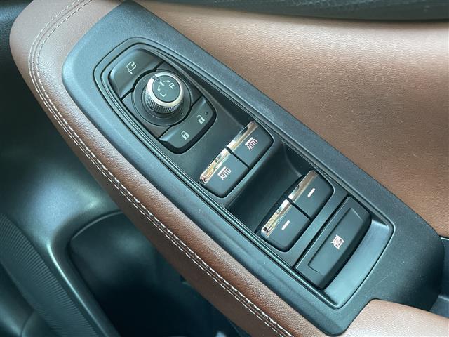 フォレスター アドバンス　禁煙車／純正ナビ／バックカメラ／レザーシート／前席パワーシート／全席シートヒーター／ステアリングヒーター／電動リアゲート／アイサイト／純正１８インチＡＷ／デジタルインナーミラー／ルーフレール／ＢＴ（38枚目）