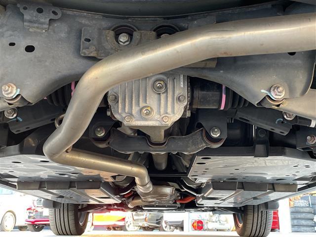 フォレスター アドバンス　禁煙車／純正ナビ／バックカメラ／レザーシート／前席パワーシート／全席シートヒーター／ステアリングヒーター／電動リアゲート／アイサイト／純正１８インチＡＷ／デジタルインナーミラー／ルーフレール／ＢＴ（41枚目）