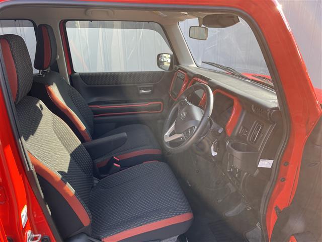 ハスラー ハイブリッドＸターボ　禁煙車／全方位モニター付きメモリーナビ（９インチディスプレイ／フルセグＴＶ／ＣＤ／ＤＶＤ／Ｂｌｕｅｔｏｏｔｈ／スマートフォン連携）／ビルトインＥＴＣ／前席シートヒーター／革巻きステアリング（12枚目）