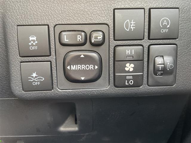 タウンエースバン ＧＬ　禁煙車／社外ナビ（フルセグＴＶ／Ｂｌｕｅｔｏｏｔｈ）／バックカメラ／ビルトインＥＴＣ／ドライブレコーダー（Ｆ・Ｒ）／ベッドキット／ＬＥＤヘッドライト／オートライト／電動格納ミラー／純正フロアマット（8枚目）