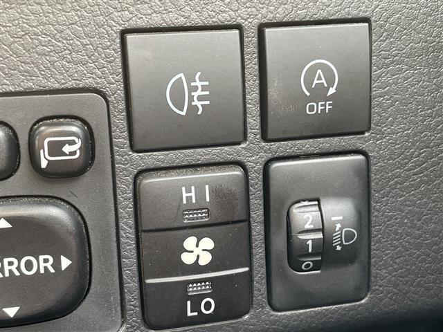 タウンエースバン ＧＬ　禁煙車／社外ナビ（フルセグＴＶ／Ｂｌｕｅｔｏｏｔｈ）／バックカメラ／ビルトインＥＴＣ／ドライブレコーダー（Ｆ・Ｒ）／ベッドキット／ＬＥＤヘッドライト／オートライト／電動格納ミラー／純正フロアマット（10枚目）