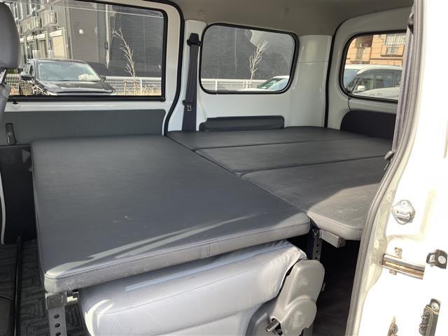 タウンエースバン ＧＬ　禁煙車／社外ナビ（フルセグＴＶ／Ｂｌｕｅｔｏｏｔｈ）／バックカメラ／ビルトインＥＴＣ／ドライブレコーダー（Ｆ・Ｒ）／ベッドキット／ＬＥＤヘッドライト／オートライト／電動格納ミラー／純正フロアマット（15枚目）