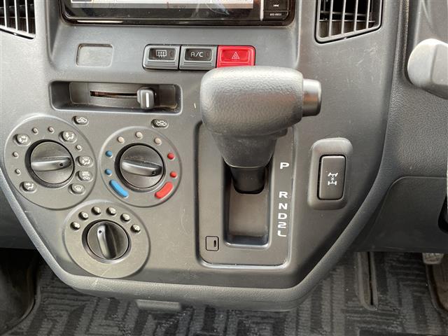 タウンエースバン ＧＬ　禁煙車／社外ナビ（フルセグＴＶ／Ｂｌｕｅｔｏｏｔｈ）／バックカメラ／ビルトインＥＴＣ／ドライブレコーダー（Ｆ・Ｒ）／ベッドキット／ＬＥＤヘッドライト／オートライト／電動格納ミラー／純正フロアマット（26枚目）