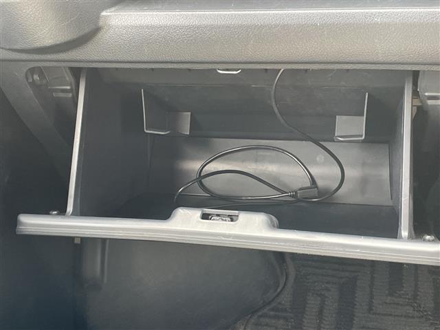 タウンエースバン ＧＬ　禁煙車／社外ナビ（フルセグＴＶ／Ｂｌｕｅｔｏｏｔｈ）／バックカメラ／ビルトインＥＴＣ／ドライブレコーダー（Ｆ・Ｒ）／ベッドキット／ＬＥＤヘッドライト／オートライト／電動格納ミラー／純正フロアマット（30枚目）