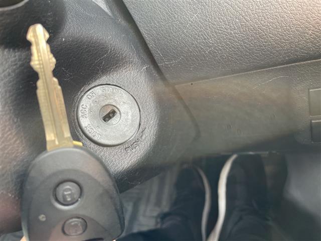 タウンエースバン ＧＬ　禁煙車／社外ナビ（フルセグＴＶ／Ｂｌｕｅｔｏｏｔｈ）／バックカメラ／ビルトインＥＴＣ／ドライブレコーダー（Ｆ・Ｒ）／ベッドキット／ＬＥＤヘッドライト／オートライト／電動格納ミラー／純正フロアマット（32枚目）