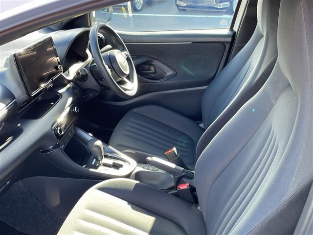 ヤリス G 禁煙車/純正8インチディスプレイオーディオ(AM・FM・USB・Bluetooth)/ナビ機能付き/HDMI/バックカメラ/ビルトインETC/プッシュスタート/プリクラッシュセーフティ/LED(15枚目)