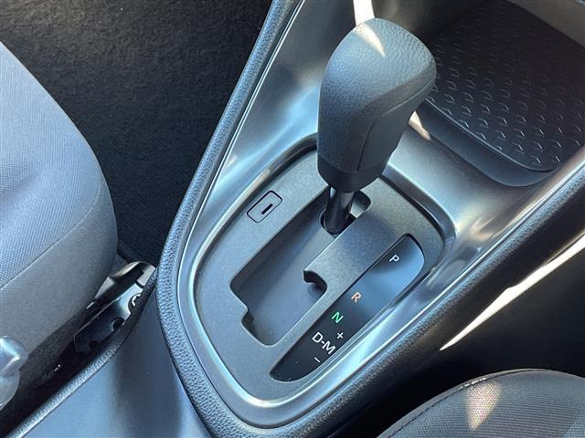 ヤリス G 禁煙車/純正8インチディスプレイオーディオ(AM・FM・USB・Bluetooth)/ナビ機能付き/HDMI/バックカメラ/ビルトインETC/プッシュスタート/プリクラッシュセーフティ/LED(25枚目)