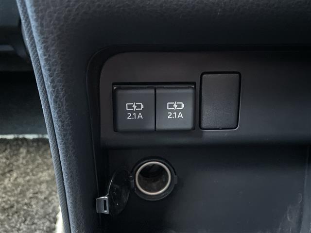 ヴォクシー ＺＳ　煌ＩＩＩ　禁煙車／純正１０インチナビ／フルセグＴＶ／バックカメラ／クルーズコントロール／アイドリングストップ／両側パワースライドドア／コーナーセンサー／Ｂｌｕｅｔｏｏｔｈ／前後ドラレコ／純正ＡＷ１６インチ（9枚目）