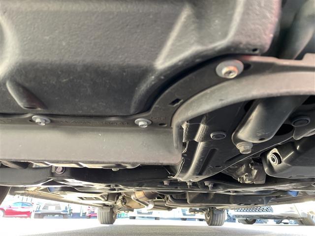 ヴォクシー ＺＳ　煌ＩＩＩ　禁煙車／純正１０インチナビ／フルセグＴＶ／バックカメラ／クルーズコントロール／アイドリングストップ／両側パワースライドドア／コーナーセンサー／Ｂｌｕｅｔｏｏｔｈ／前後ドラレコ／純正ＡＷ１６インチ（41枚目）