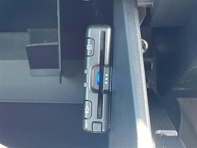 コペン ローブ 禁煙車/パナソニックSDナビ(Bluetooth/TV/CD/DVD/iPod/FM/AM)/バックカメラ/ETC/シートヒーター/MTモード/純正アルミホイール/AAC/スマートキー/フォグラン(5枚目)