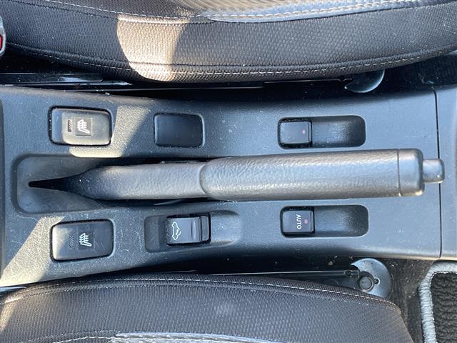 コペン ローブ 禁煙車/パナソニックSDナビ(Bluetooth/TV/CD/DVD/iPod/FM/AM)/バックカメラ/ETC/シートヒーター/MTモード/純正アルミホイール/AAC/スマートキー/フォグラン(7枚目)