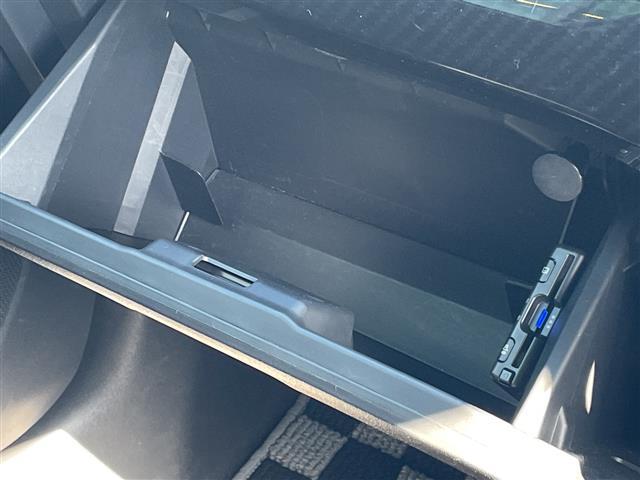 コペン ローブ 禁煙車/パナソニックSDナビ(Bluetooth/TV/CD/DVD/iPod/FM/AM)/バックカメラ/ETC/シートヒーター/MTモード/純正アルミホイール/AAC/スマートキー/フォグラン(28枚目)