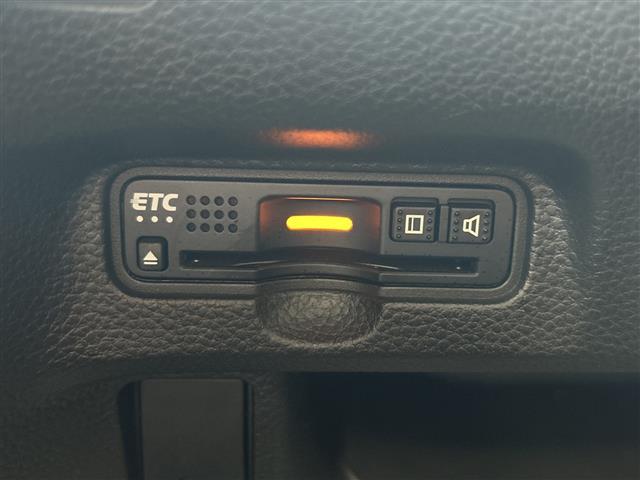 N-BOXカスタム G・Lターボホンダセンシング ワンオーナー/両側パワースライドドア/純正ナビ/Bluetooth/フルセグTV/バックカメラ/ハーフレザー/前席シートヒーター/純正AW15インチ/アイドリングストップ/USB入力端子(9枚目)