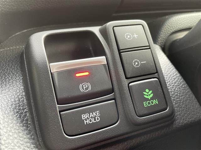 N-BOXカスタム Lターボ 禁煙車/ホンダセンシング/純正8型ナビ/Bluetooth/フルセグTV/バックカメラ/前後ドライブレコーダー/両側電動スライドドア/パドルシフト/コーナーセンサー/シートヒーター/純正アルミホイール(7枚目)