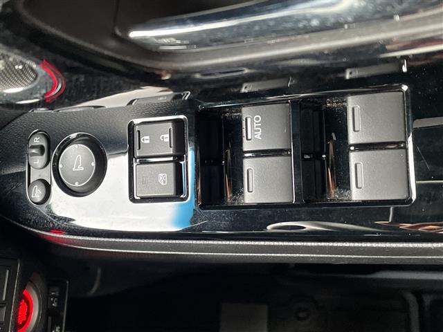 N-BOXカスタム Lターボ 禁煙車/ホンダセンシング/純正8型ナビ/Bluetooth/フルセグTV/バックカメラ/前後ドライブレコーダー/両側電動スライドドア/パドルシフト/コーナーセンサー/シートヒーター/純正アルミホイール(34枚目)