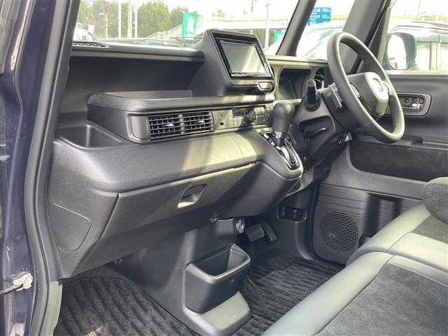 N-BOXカスタム ターボ 禁煙車/両側パワスラ/純正ナビ/フルセグTV/バックカメラ/レーダークルコン/ハーフレザー/前席シートヒーター/ETC/Bluetooth/USB入力端子/アイドリングストップ/LEDヘッドライト(7枚目)