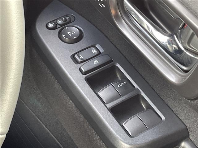 N-BOXカスタム ターボ 禁煙車/両側パワスラ/純正ナビ/フルセグTV/バックカメラ/レーダークルコン/ハーフレザー/前席シートヒーター/ETC/Bluetooth/USB入力端子/アイドリングストップ/LEDヘッドライト(33枚目)