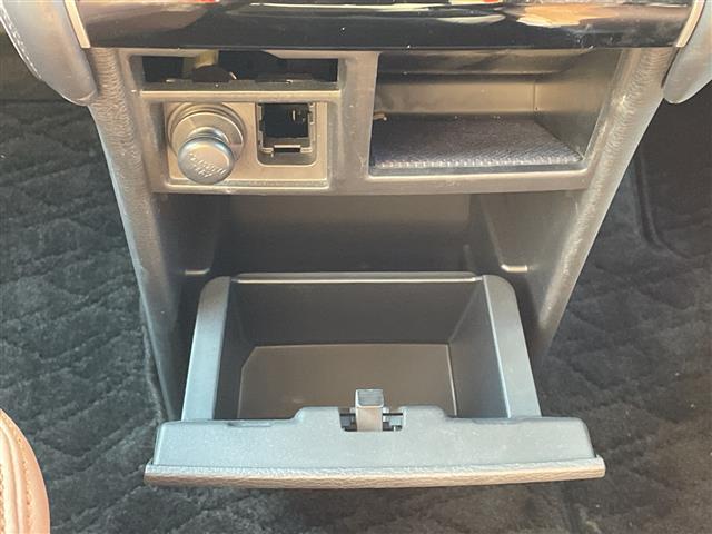 デリカD:5 P 10インチディスプレイオーディオ/パートタイム4WD/ターボ/ルーフラック/1.5インチリフトアップ/マッドガード/社外16インチAW/レザーシートカバー/オートステップ/両側電動スライドドア(34枚目)