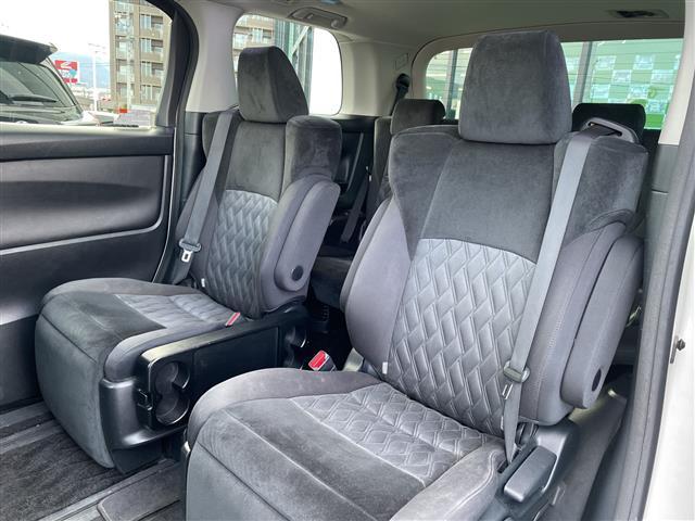 アルファード 2.5S Aパッケージ 後席フリップダウンモニター/ツインムーンルーフ/両側電動スライドドア/デジタルインナーミラー/ブラインドスポットモニター/純正18インチアルミ/コーナーセンサー/追従型クルーズコントロール(16枚目)