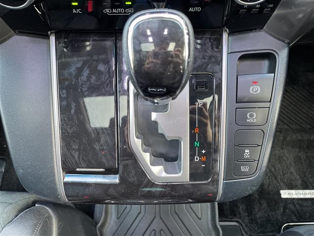 アルファード 2.5S Aパッケージ 後席フリップダウンモニター/ツインムーンルーフ/両側電動スライドドア/デジタルインナーミラー/ブラインドスポットモニター/純正18インチアルミ/コーナーセンサー/追従型クルーズコントロール(32枚目)