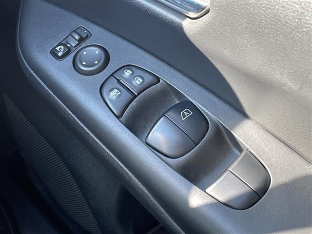 セレナ ハイウェイスター 禁煙車/後席フリップダウンモニター/両側電動スライドドア/アラウンドビューモニター/ETC/純正9インチナビ/Bluetooth/フルセグTV/純正16インチAW/バックカメラ/LEDライト(32枚目)